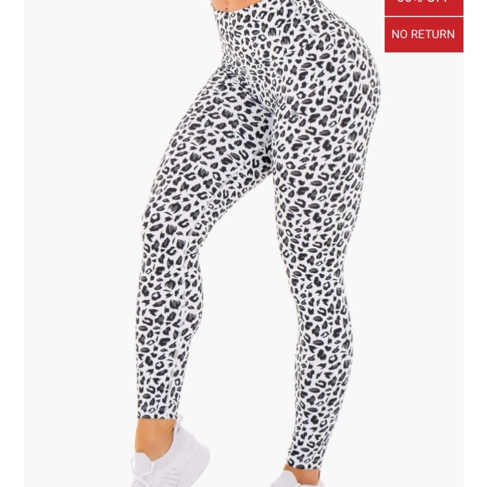 Ryderwear Lauren Simpson scrunch butt leopard leggings